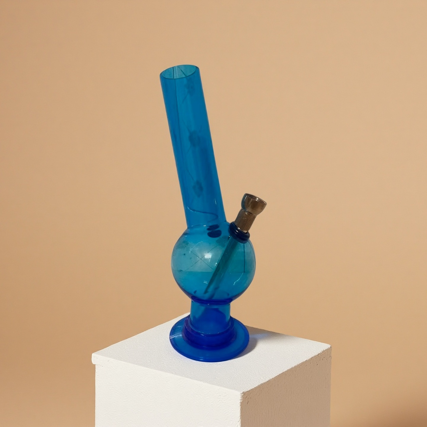 Modern Acrylic bong: Where Style Meets Function